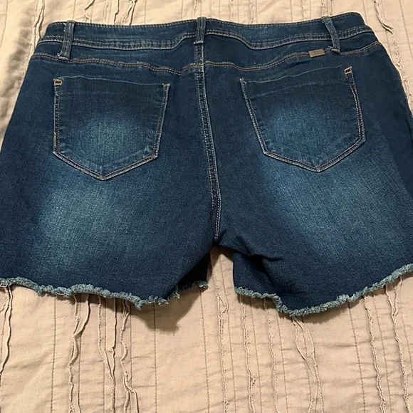 1822 Denim Dark Blue Jean Shorts size 14 excellent condition - Picture 3 of 3